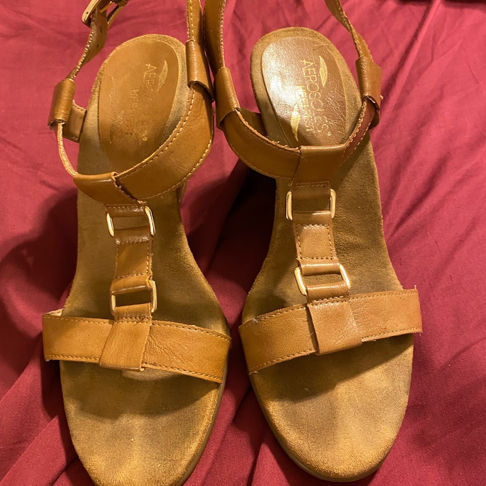 Aerosoles brown leather wedge sandal with gold metal detail, size 8
